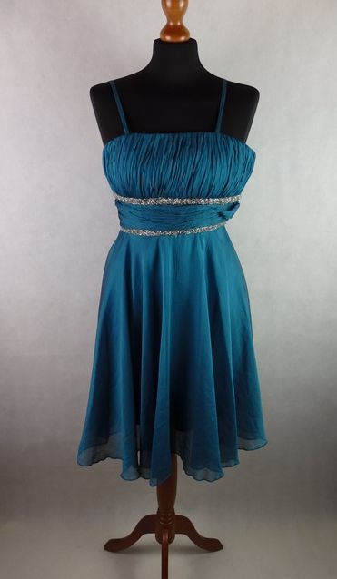 Kvalitné spoločenské šaty, 36