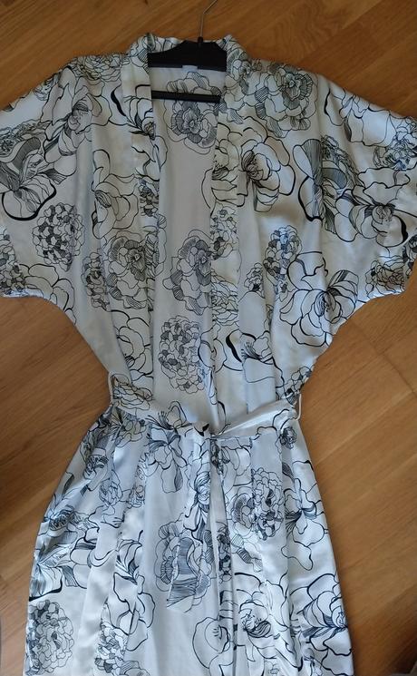 Saténový tenký župan, s