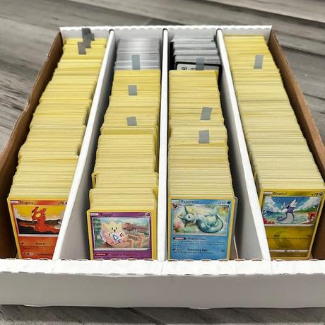 160ks pokemon kartičiek,