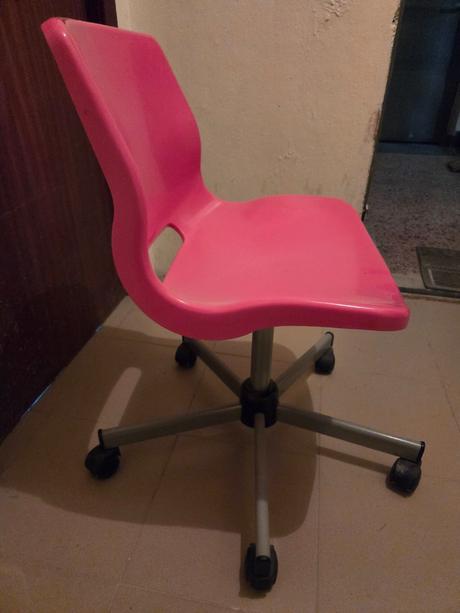 Predám stoličku k písaciemu stolu, 