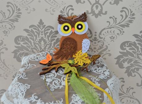 Závesná jesenná dekorácia-sovička,