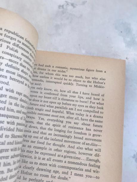 Conversation in the night, 