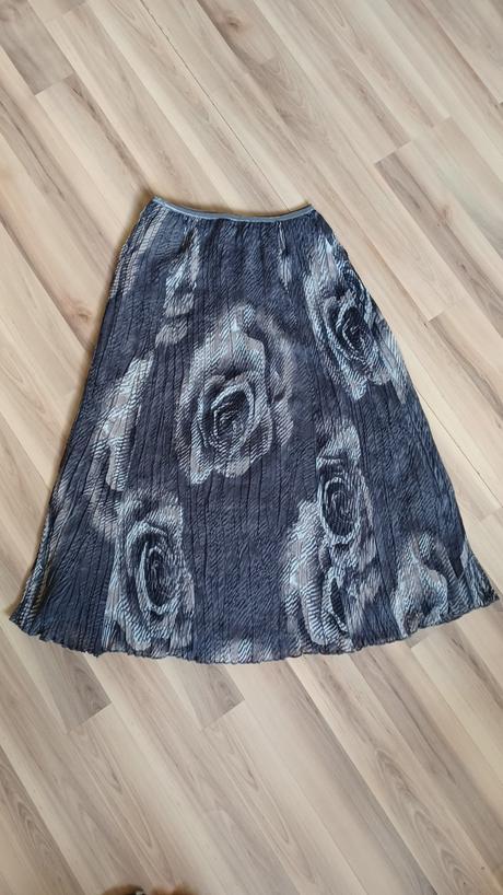Kvetovaná midi sukňa, m
