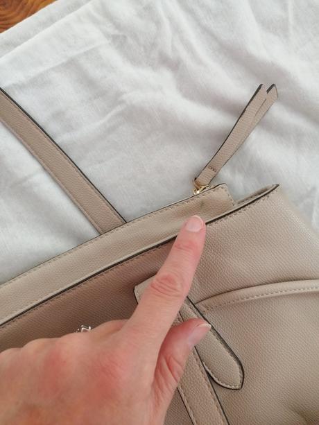 Béžová kabelka guess, guess