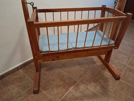 Retro detský kočík a kolíska, 