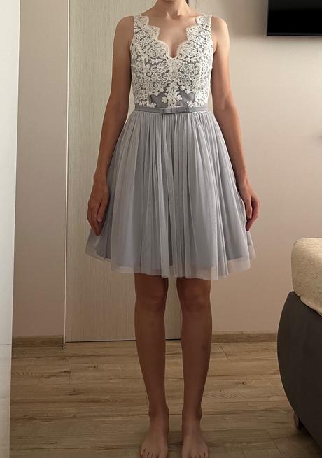 Spoločenské šaty krátke, 34