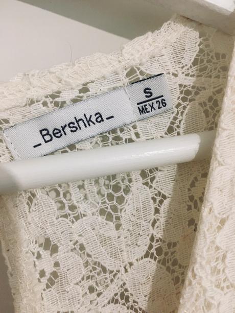 Kremove cipkove siatky, bershka,s