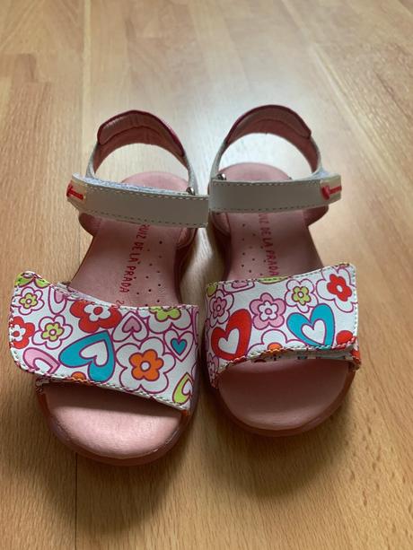 Agatha ruiz de la prada biele sandálky, 24