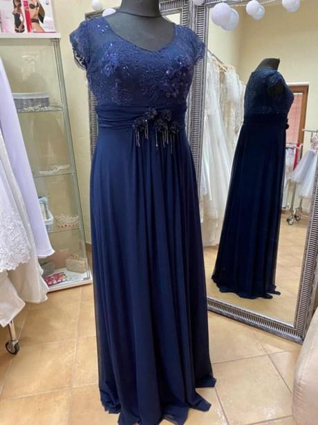 Šaty odporúčame na veľkosť xl/xxl, xl / xxl