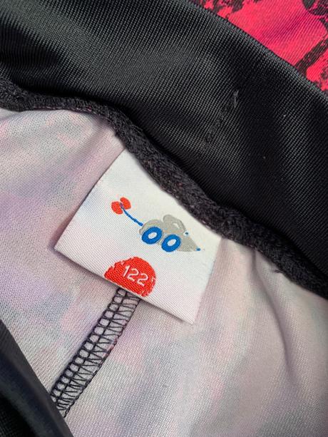 Športové legíny, 122