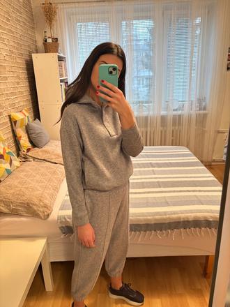 Štýlová tepláková súprava značky oysho, s