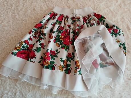 Kvetinove sukne folk - velk.36 a 38, 36