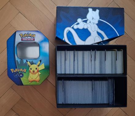 Pokémon go plechovka + karty 60ks,