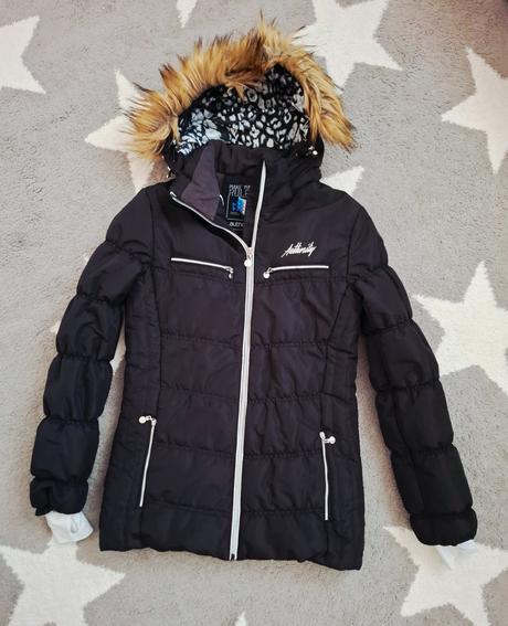 Lyziarska bunda, authority,s