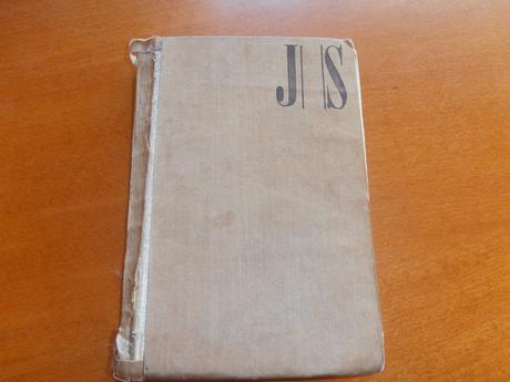 Kniha   údolie bábik, 