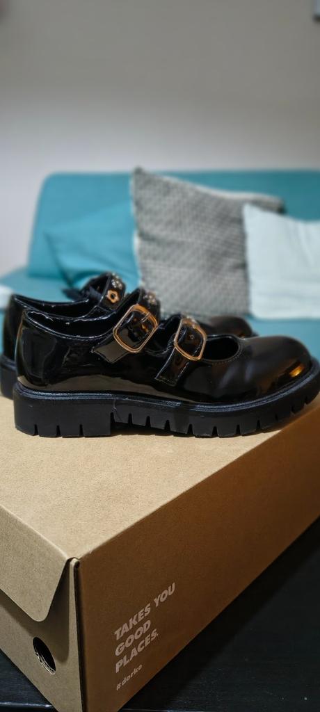 Lakované poltopánky, reserved,32