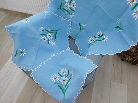 Modrý bavlnený obrus s margarétkou,, 