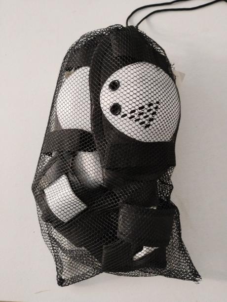 Chrániče na korčule, m