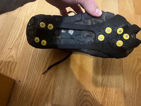 Protišmykové návleky na topánky,