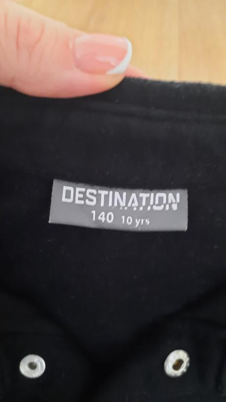 Čierna košeľa, 140