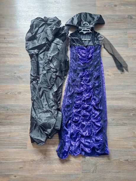 Upírka karnevalové šaty s plášťom veľ.s-m, 