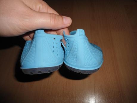 Bledomodre topanocky do vody, 28