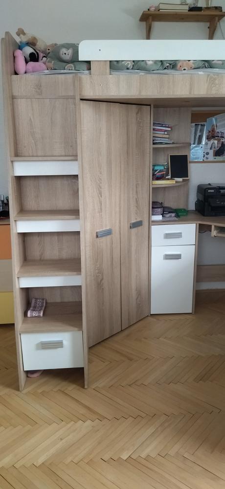 Zostava do detskej izby posteľ , skriňa stolík, 