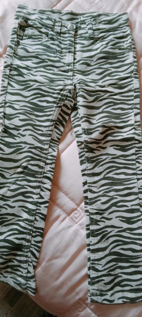 Super nohavice, lupilu,110