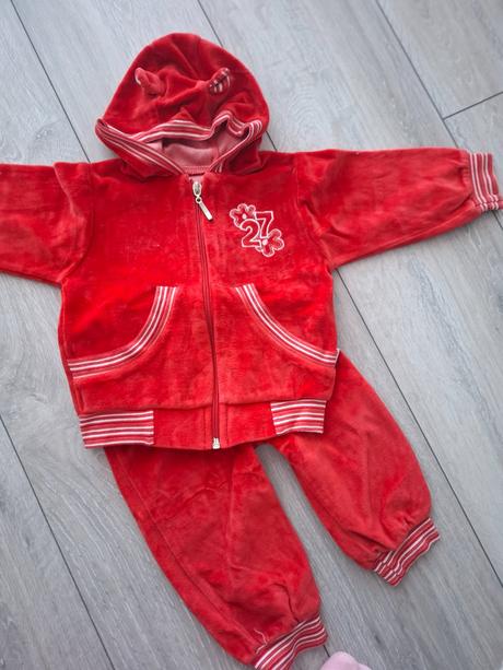 Zamatová súprava s uškami, 86