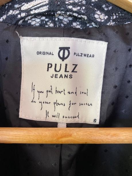 Čiernobiely elegantný kabátik, s