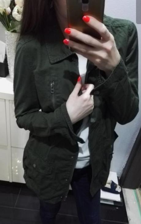 Štýlová bunda s kamienkami, zara,s