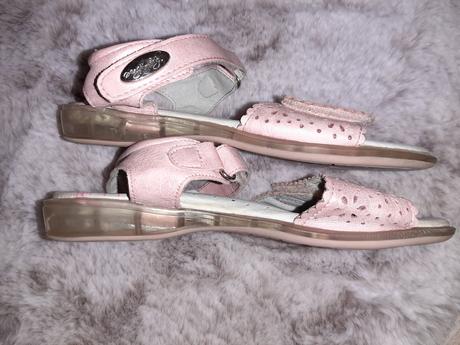 Glitríkové sandálky, 30