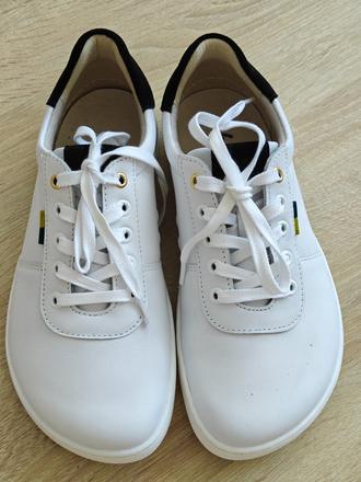 Royale - white & black 37 p142, be lenka,37