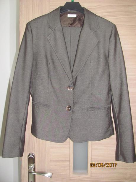 Nohavicový kostým, 38