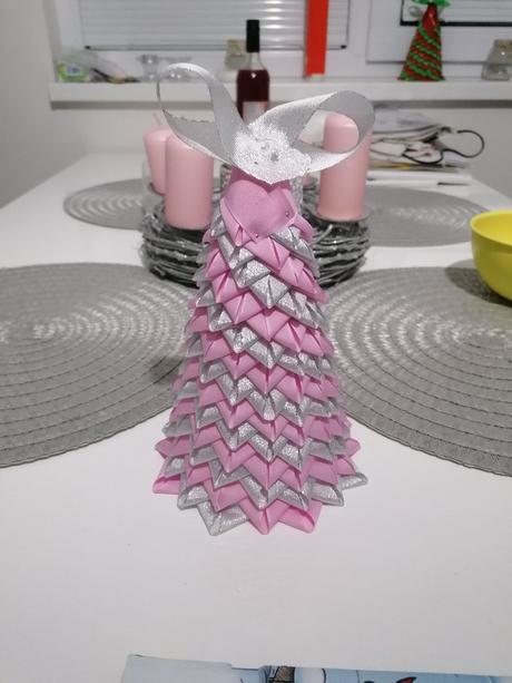 Stromček s poštou,