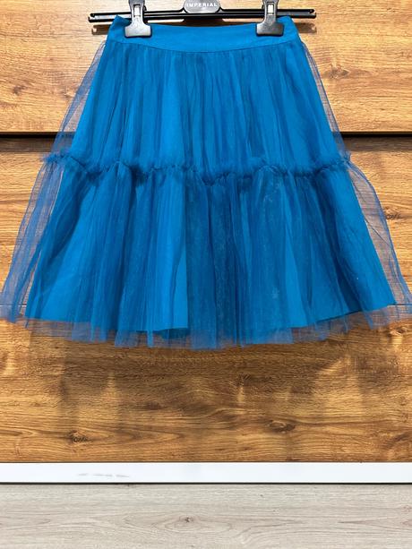 Slávnostná sukňa, 152