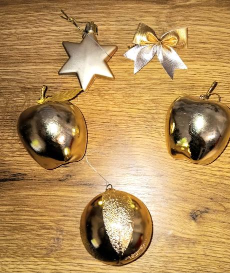 Mix zlaté ozdoby na stromček,