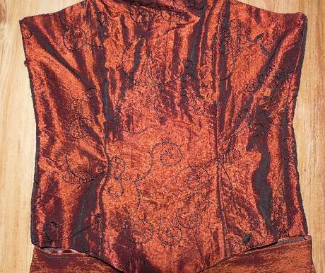 3 dielny kostým, 34