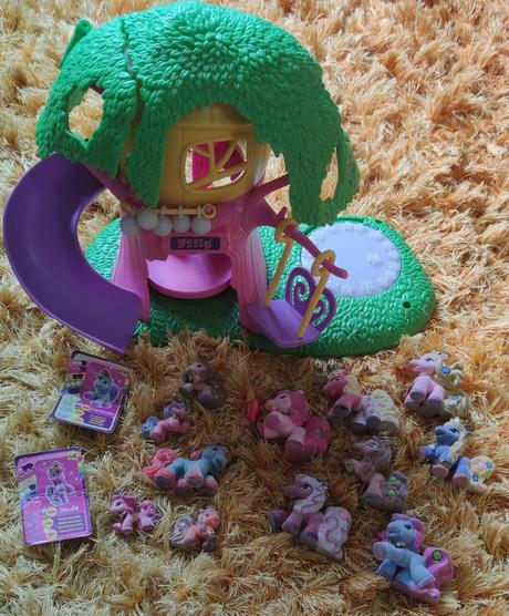 Filly koníky, strom/domček + darcek sperkovnica,