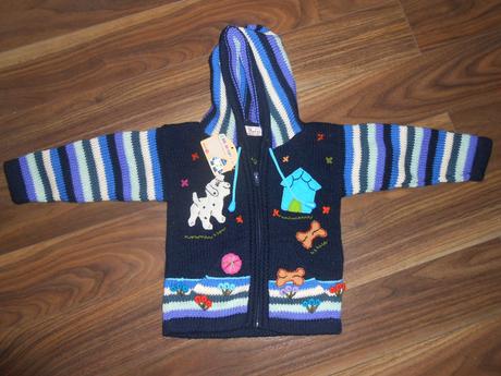 Nenoseny sveter s visackou, 86