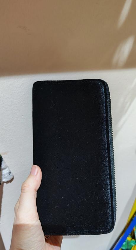 Zamatová peňaženka,