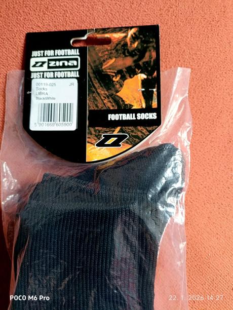 Chrániče predkolenia a futbalové štucne, 