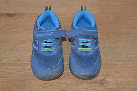 Svietiace tenisky, 26