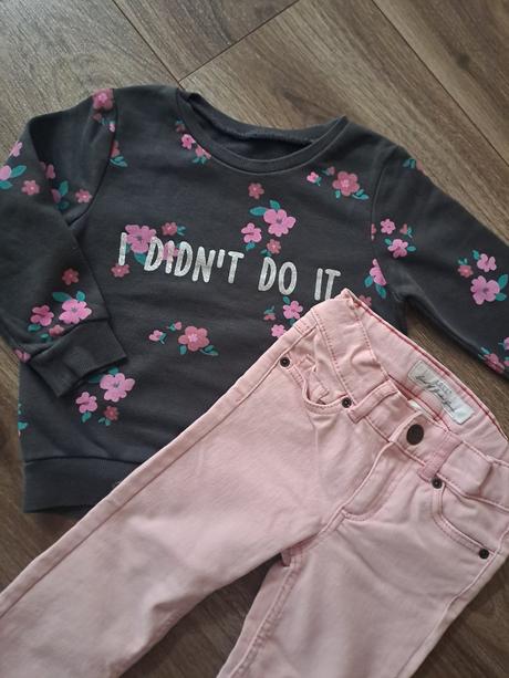 Mikina s riflami, 92