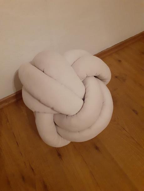 Dekoračný vankúš uzol, 