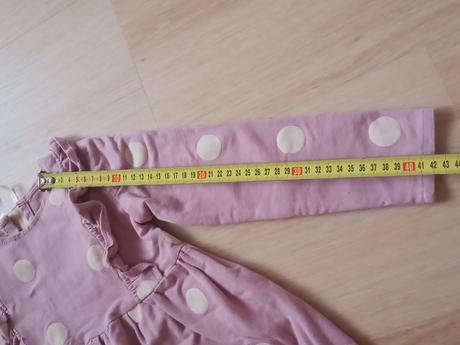 Guličkové ružové šaty s volánikmi, 122