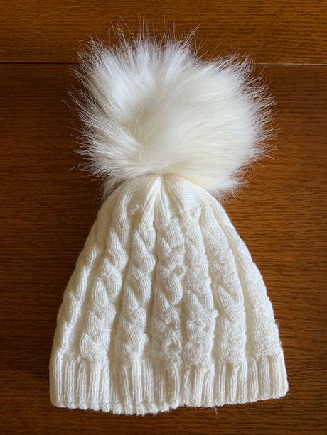 Hrubá čiapka s 3d kvetom a veľkým brmbolcom, 98