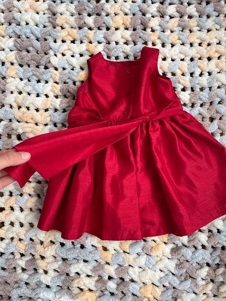 Červené šatičky 6-9 mes, marks & spencer,74