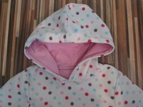 Bodkovana mikinka, tu,110