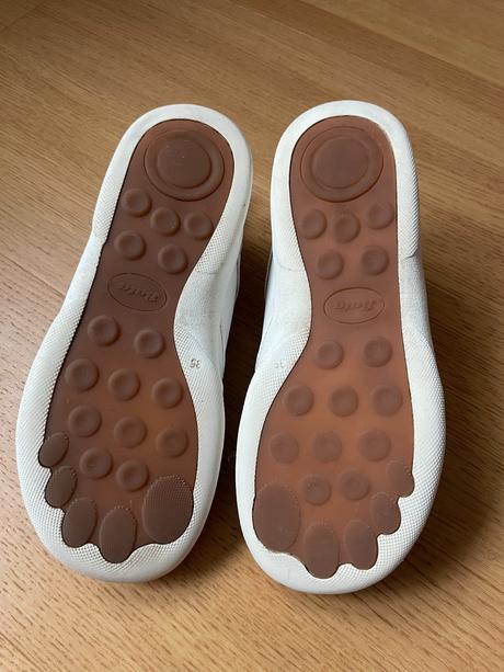 Kožené tenisky, baťa,35